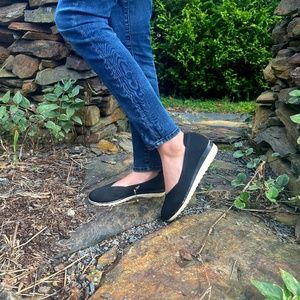 White Mountain black synthetic ballet flats